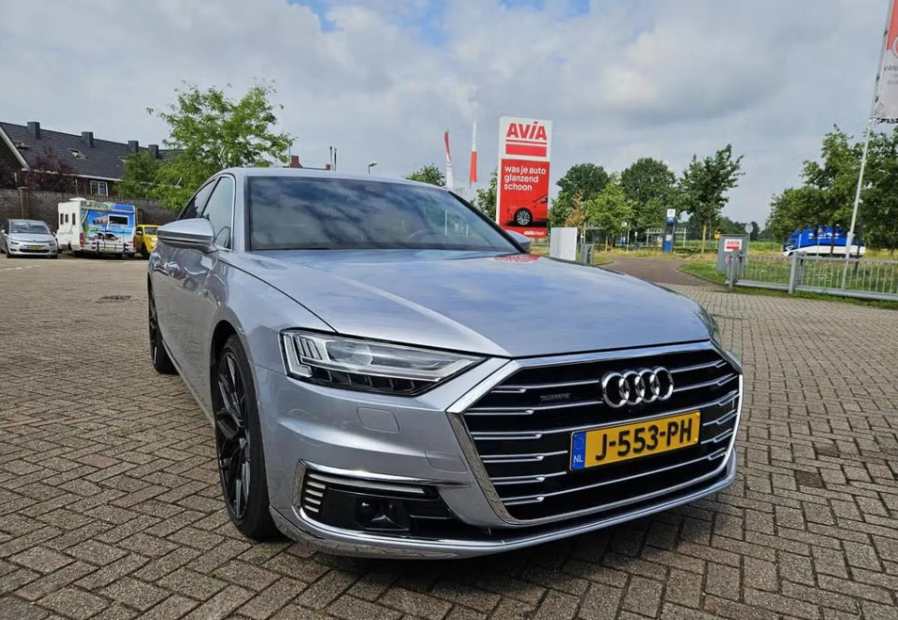 Audi A8 limo